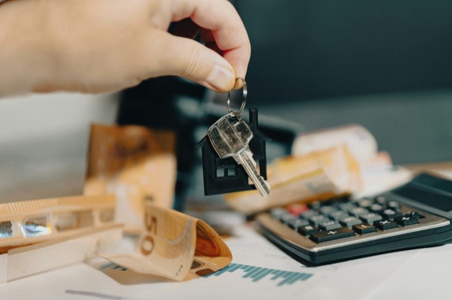 Reverse Mortgage vs. HELOC: Which Makes More Sense?