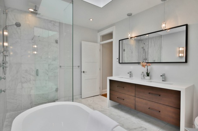 Walk-In Tub or Walk-In Shower? How to Choose